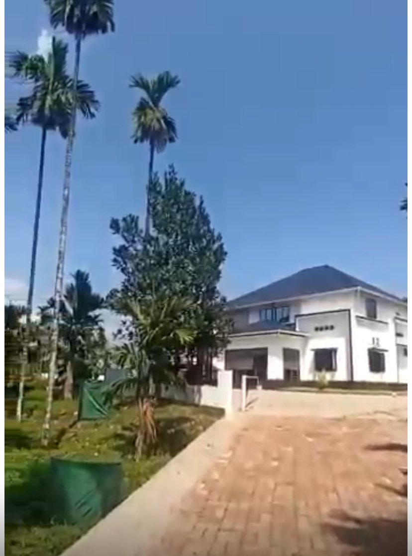 Single boundary property