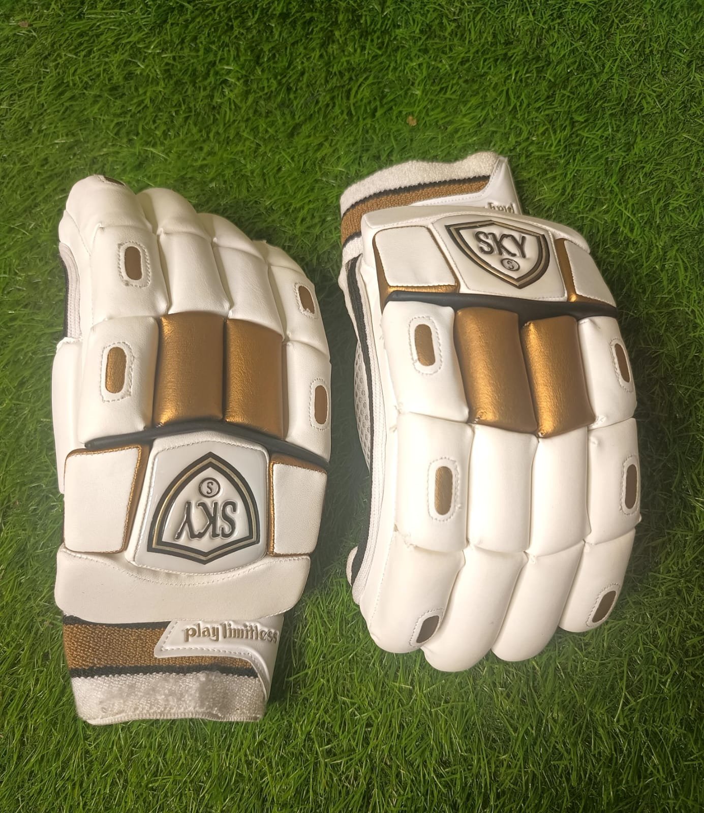 SKY 3 CUT FINGER BATTING GLOVE MENS RH