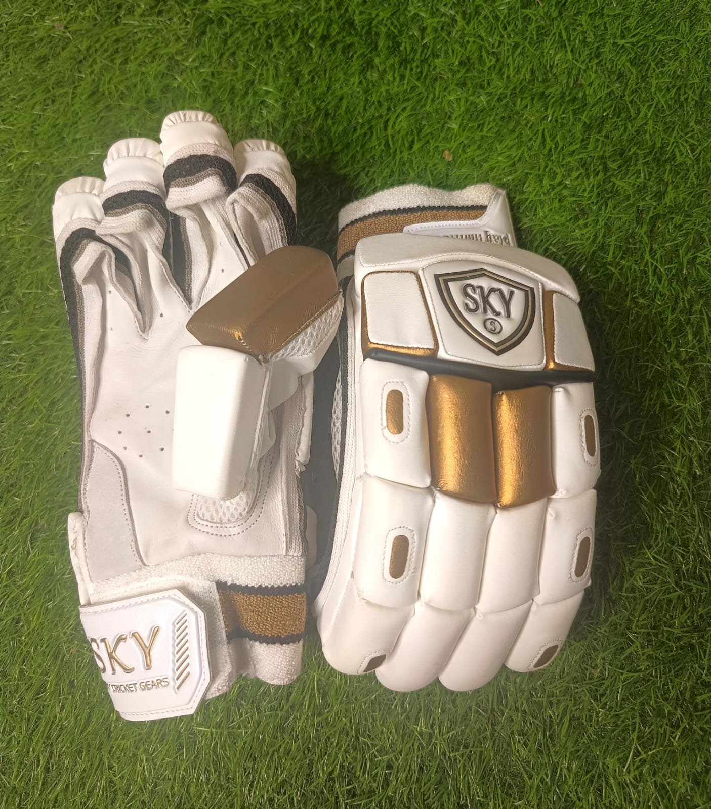 SKY 3 CUT FINGER BATTING GLOVE MENS RH