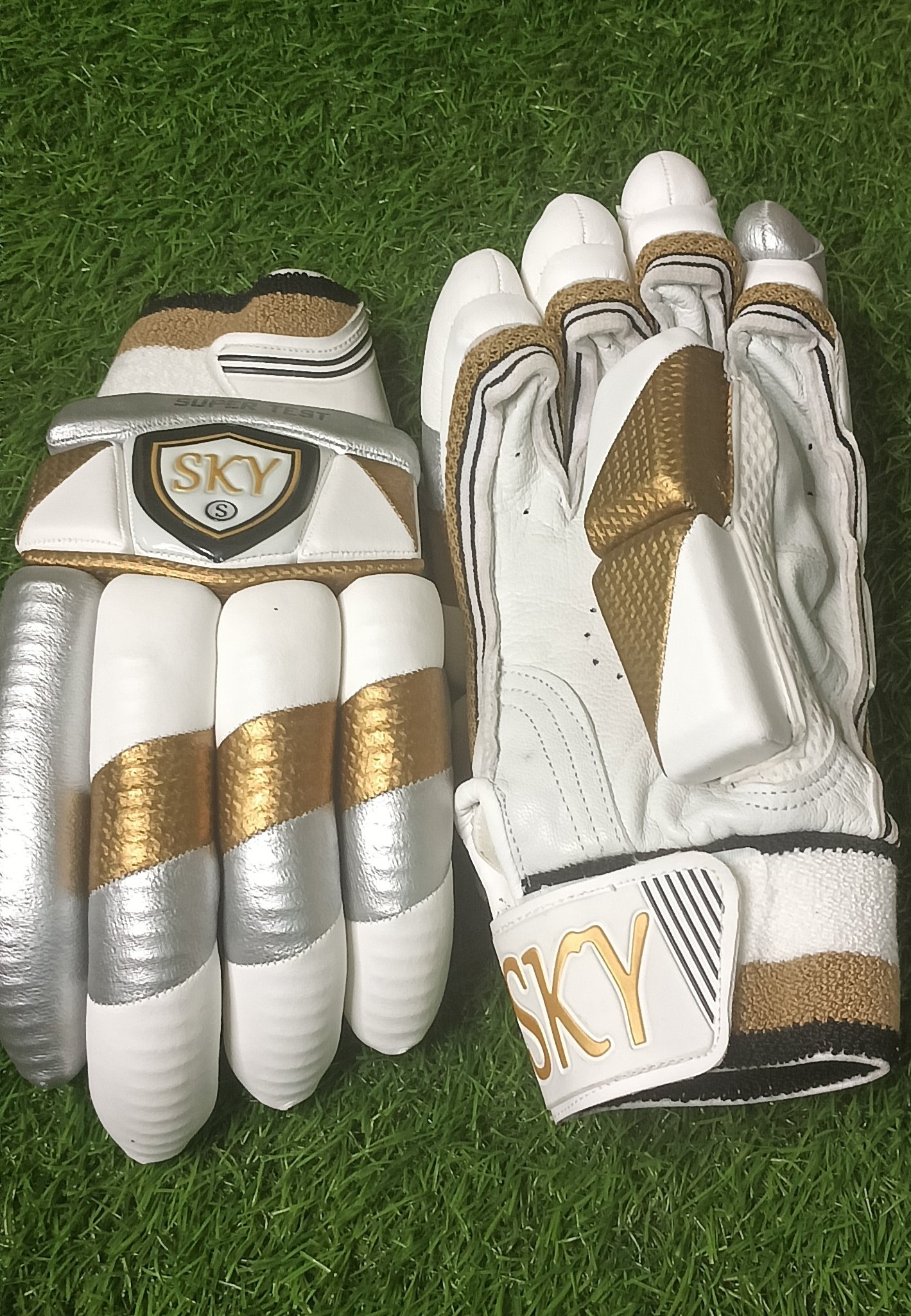 SKY SUPER TEST BATTING GLOVE MENS RH