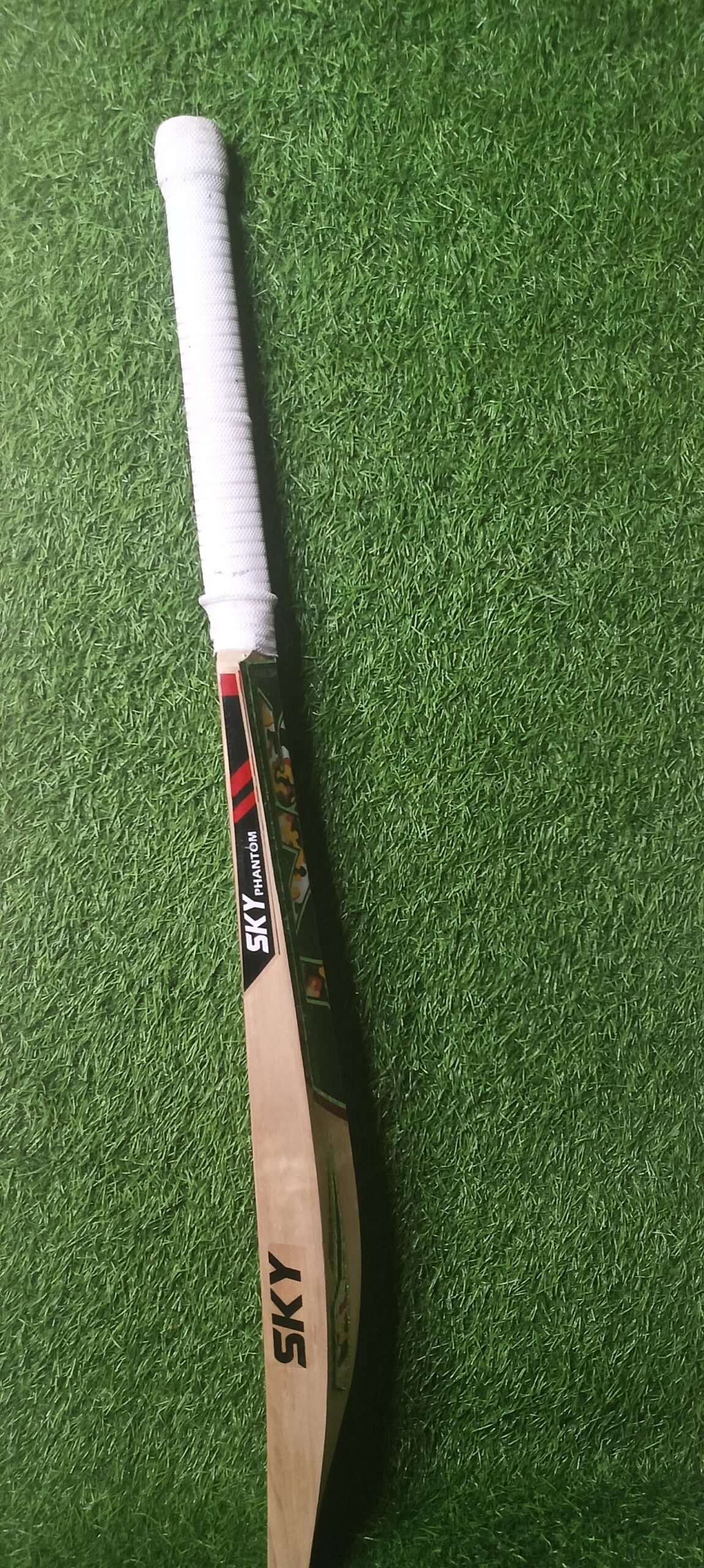 SKY PHANTOM EDITION ENGLISH WILLOW CRICKET BAT