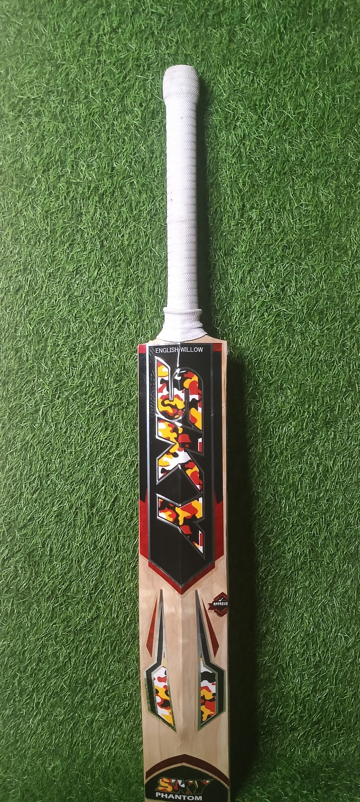 SKY PHANTOM EDITION ENGLISH WILLOW CRICKET BAT
