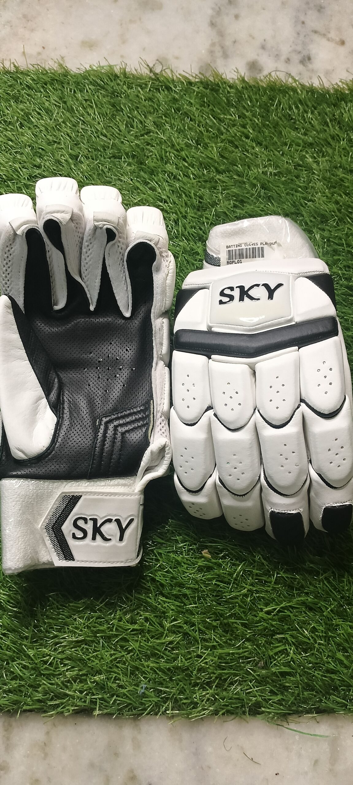 Sky Platinum Edition Black Pitard Batting Gloves (Men’s RH)